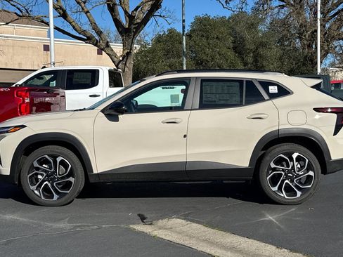 New 2026 Chevrolet Trax RS w/ Sunroof Package image 6
