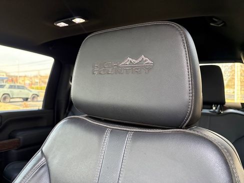 Used 2022 Chevrolet Silverado 2500 High Country w/ Z71 Off-Road Package image 19