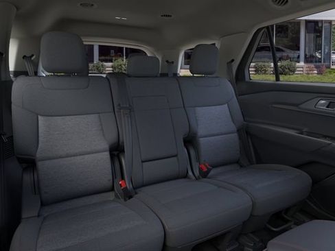Used 2026 Ford Explorer Active AWD/4WD image 11