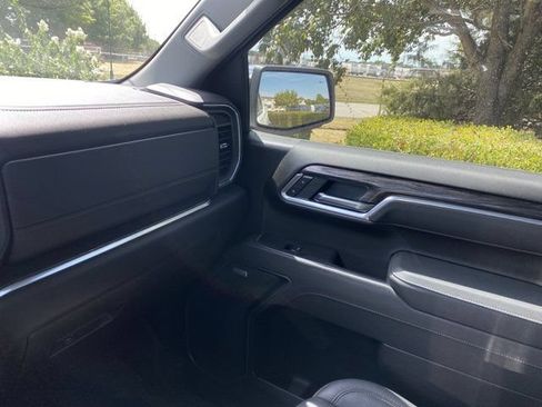 Used 2025 Chevrolet Silverado 1500 LTZ AWD/4WD image 35