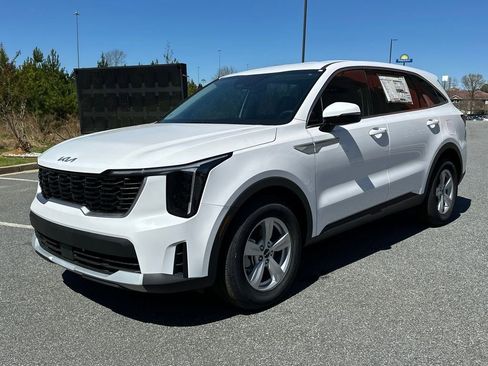 New 2026 Kia Sorento LX FWD image 3