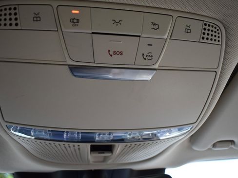 Used 2021 Mercedes-Benz GLC 300 300 4MATIC Premium Pkg Panoram image 25