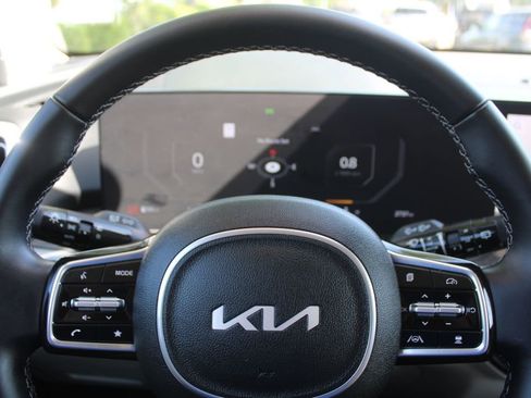 Used 2025 Kia Sorento SX AWD/4WD image 27