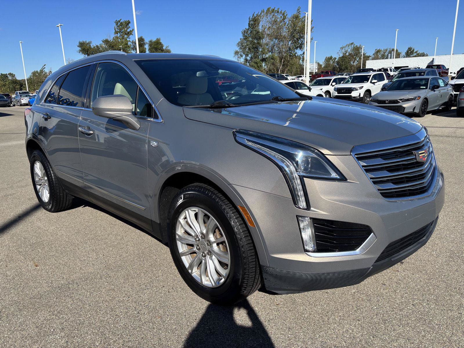 Used 2018 Cadillac XT5 FWD w/ LPO, Wheel Lock Package image 9