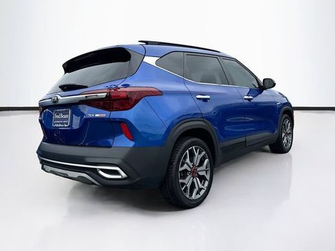 Used 2021 Kia Seltos SX w/ SX Sunroof Package AWD/4WD image 11
