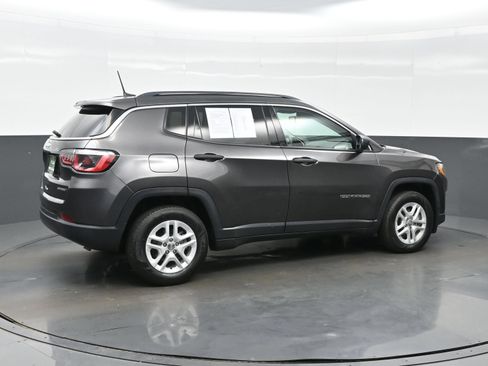 Used 2019 Jeep Compass Sport FWD image 8