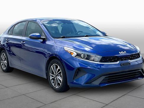 Certified 2022 Kia Forte LXS w/ LXS Technology Package FWD image 3