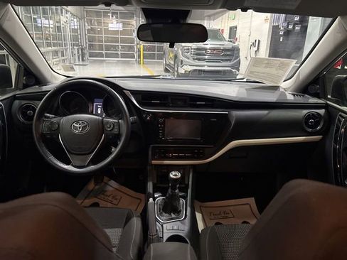 Used 2018 Toyota Corolla iM w/ Carpet Mat Package (TMS) FWD image 30