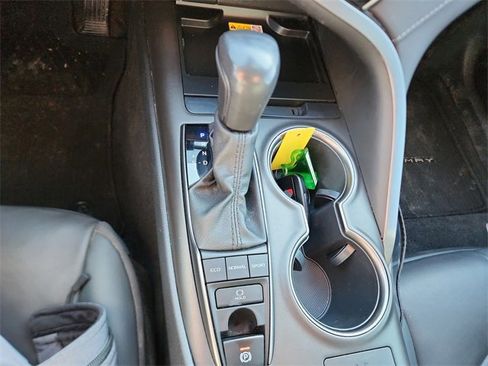 Used 2022 Toyota Camry XSE image 15