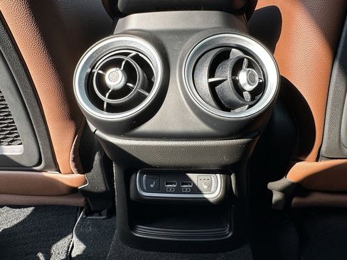 Used 2024 Alfa Romeo Stelvio Ti image 23