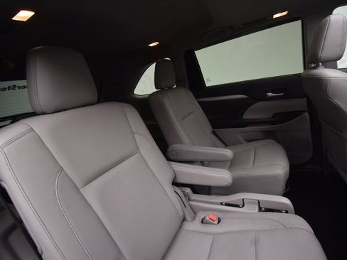 Used 2015 Toyota Highlander XLE AWD/4WD image 27