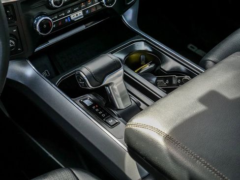 Used 2025 Ford F150 Lariat w/ Equipment Group 502A High image 29