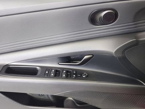 Certified 2025 Hyundai Elantra Sport FWD image 9