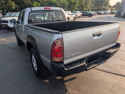 Used 2015 Toyota Tacoma 4x4 Access Cab w/ Convenience Package image 5
