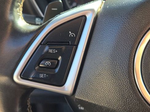 Used 2020 Chevrolet Camaro LT image 23