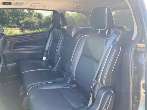 Used 2025 Honda Odyssey Touring image 4