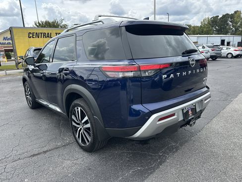 Used 2025 Nissan Pathfinder Platinum image 6