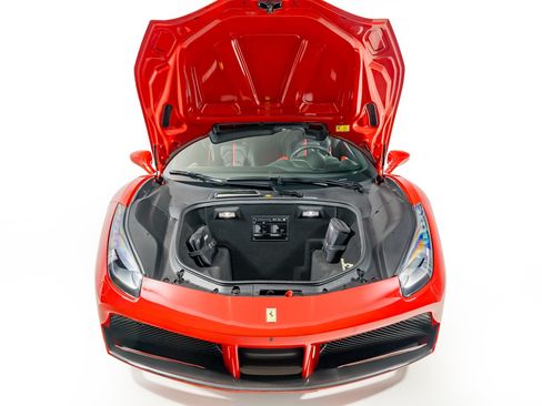 Used 2018 Ferrari 488 GTB RWD image 37