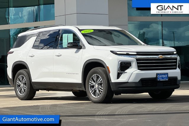 Used 2026 Chevrolet Traverse LT AWD/4WD image 1