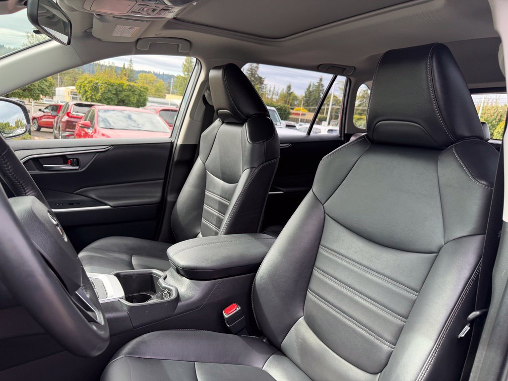 Used 2023 Toyota RAV4 XLE Premium AWD/4WD image 15