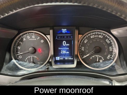 Used 2017 Toyota Tacoma Limited image 11