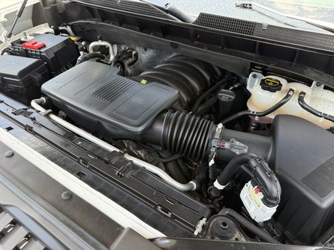 Used 2025 Chevrolet Silverado 1500 LT AWD/4WD image 32