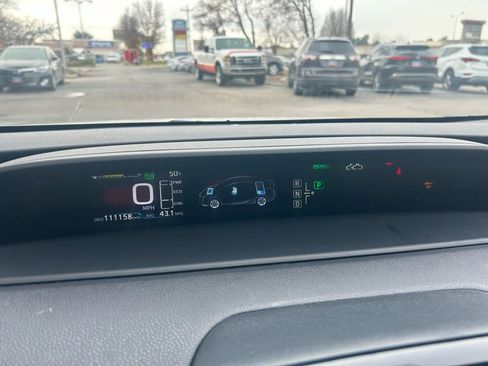 Used 2016 Toyota Prius Two image 5