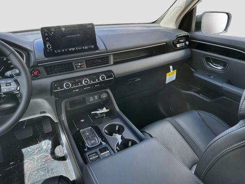Certified 2025 Honda Pilot EX-L image 16