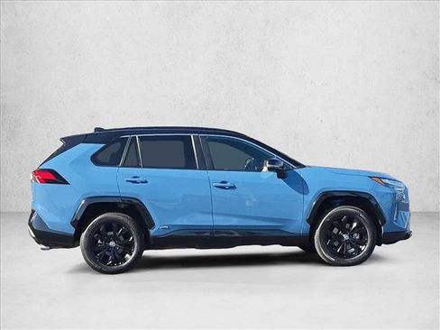 Used 2023 Toyota RAV4 XSE AWD/4WD image 4
