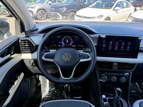 Certified 2025 Volkswagen Taos S AWD/4WD image 20