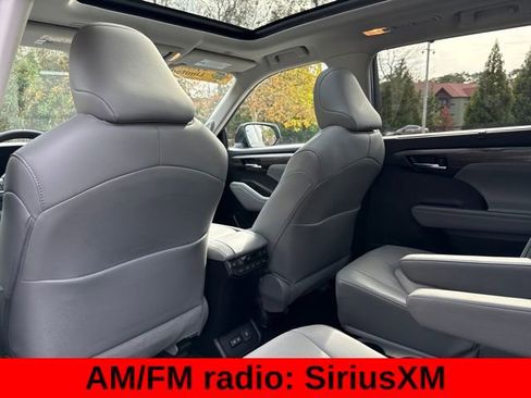 Used 2024 Toyota Highlander Platinum image 15