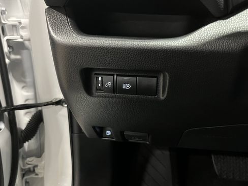 Used 2025 Toyota RAV4 XLE image 25