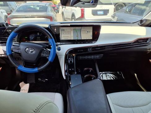 Used 2021 Toyota Mirai RWD image 11