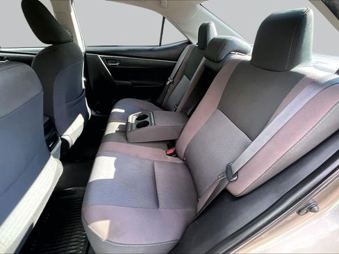 Used 2018 Toyota Corolla LE FWD image 19
