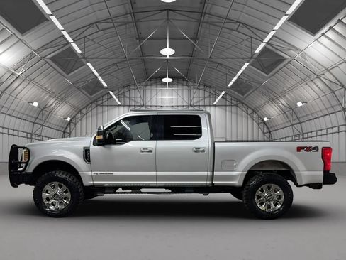 Used 2019 Ford F250 Lariat w/ Chrome Package AWD/4WD image 2