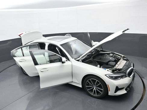 Used 2021 BMW 330i xDrive Sedan w/ Driving Assistance Package AWD/4WD image 37