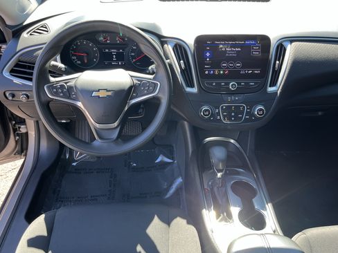 Used 2023 Chevrolet Malibu LT FWD image 11