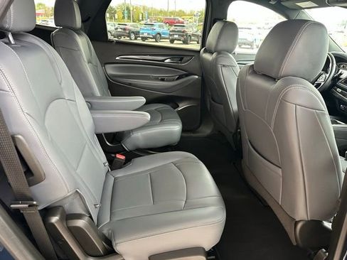 Used 2023 Buick Enclave Essence AWD/4WD image 19
