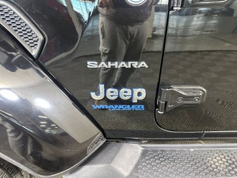 Used 2021 Jeep Wrangler Unlimited Sahara w/ Cold Weather Group image 10