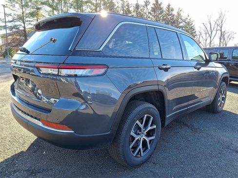 New 2025 Jeep Grand Cherokee Limited image 3