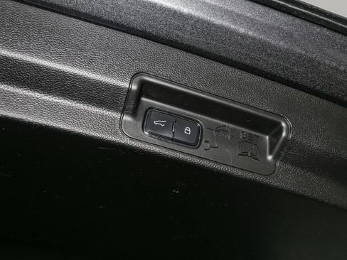Used 2020 Ford Explorer XLT w/ Equipment Group 202A AWD/4WD image 12