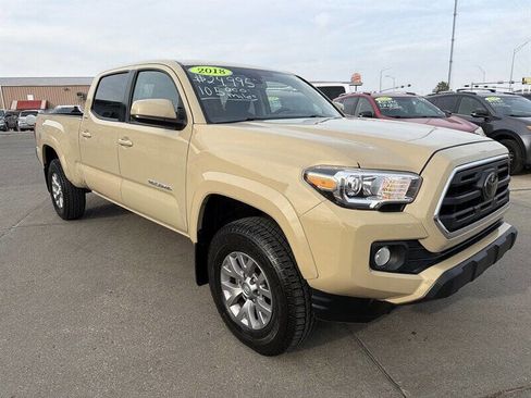Used 2018 Toyota Tacoma SR5 image 8