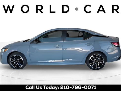 Used 2025 Nissan Sentra SR w/ SR Premium Package image 4