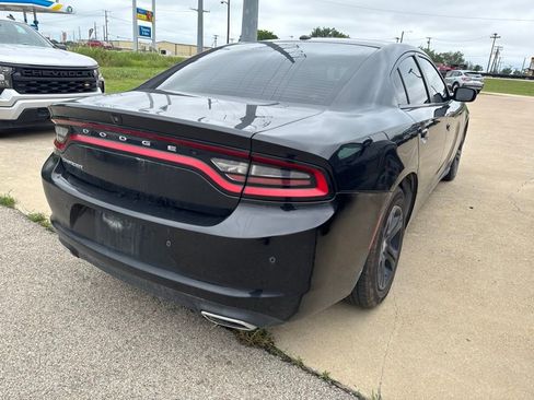 Used 2020 Dodge Charger SXT w/ Leather Interior Group RWD image 3