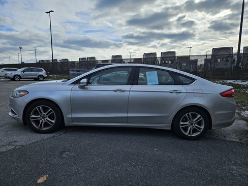 Used 2018 Ford Fusion SE image 5