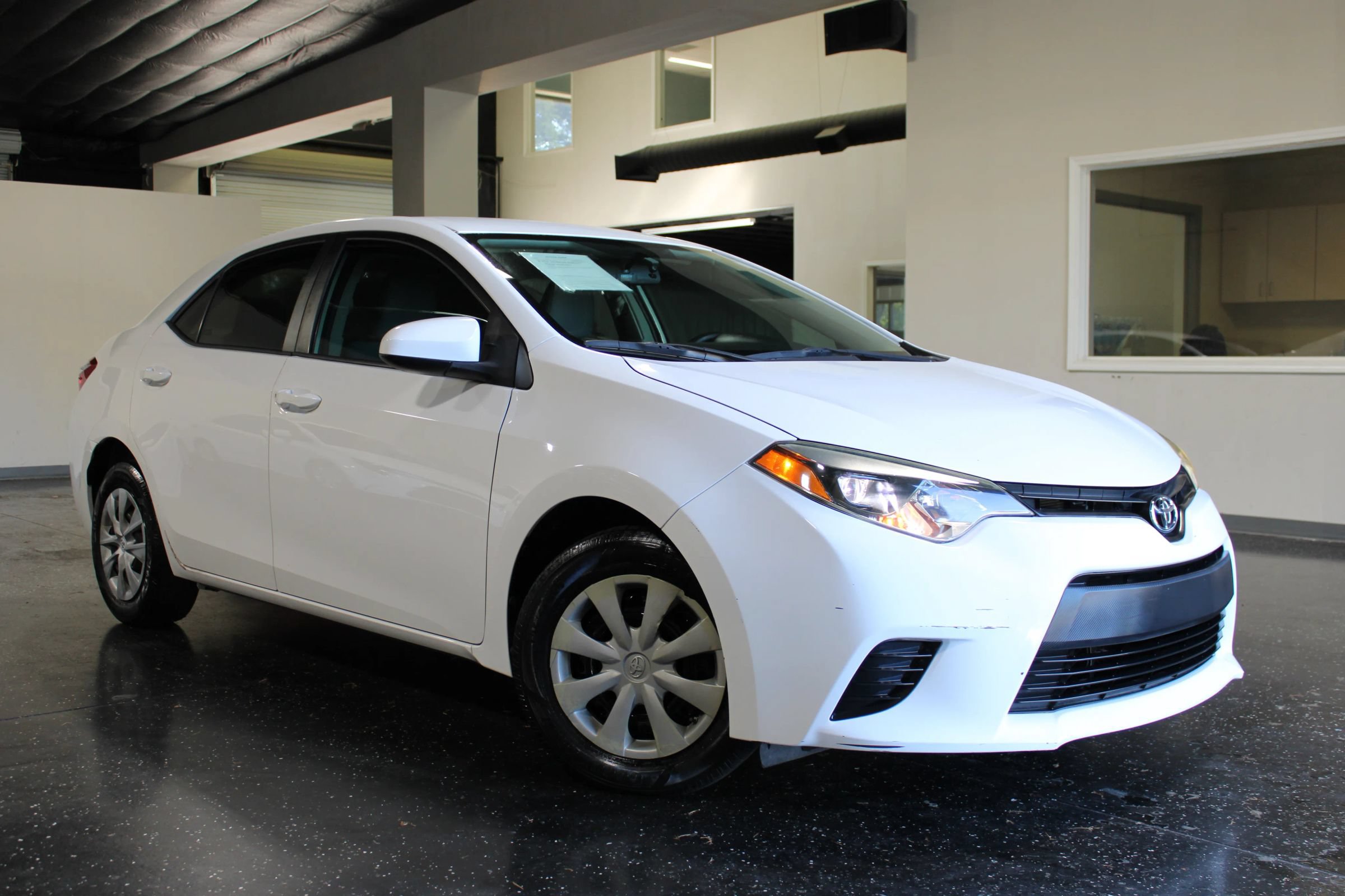Used 2014 Toyota Corolla L FWD image 30