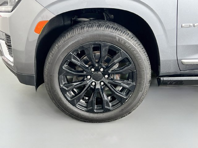 Used 2021 GMC Yukon Denali w/ Denali Ultimate Package AWD/4WD image 10