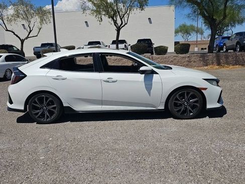 Used 2017 Honda Civic Sport Touring image 4