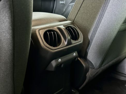 Used 2024 Jeep Wrangler Unlimited AWD/4WD image 25