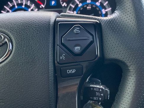 Used 2019 Toyota 4Runner TRD Off-Road Premium AWD/4WD image 18